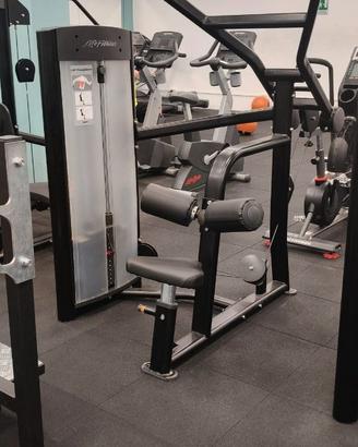 Lat pulldown Life Fitness serie OPTIMA