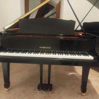 Pianoforte Yamaha C3 seminuovo con trasporto