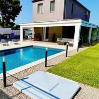 ALTAVILLA MILICIA: VILLA CON PISCINA