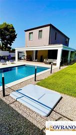 ALTAVILLA MILICIA: VILLA CON PISCINA