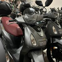 Scooter Sym e Yamaha