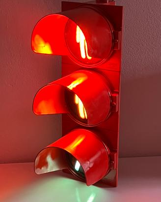 Semaforo pedonale vintage rosso a LED Modernariato