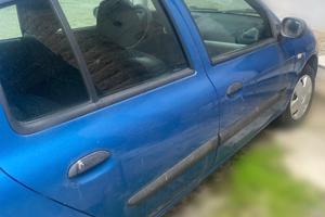 Renault Clio 2003 1.2