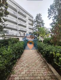 Castelvetrano Appartamento Con Garage E Posti Auto