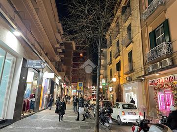 NEGOZIO A CASTELLAMMARE DI STABIA
