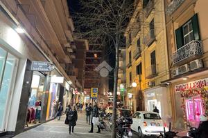 NEGOZIO A CASTELLAMMARE DI STABIA