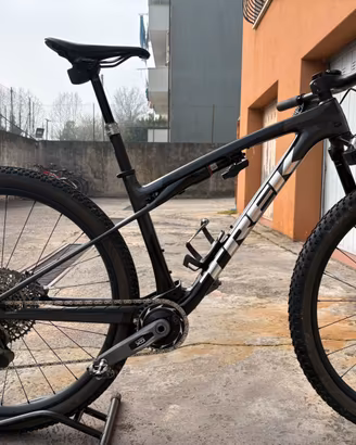 Trek supercaliber 9.8 SLR flyght attendant