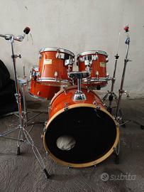 Batteria Mapex Serie M con meccaniche e custodie