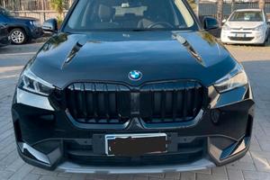 BMW X1 TOTAL BLACK anno 2023