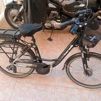 bici elettrica BENELLI  1911.. Pedalataa sistita.