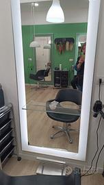 Lavatesta  elettrico e specchi per  parrucchiere