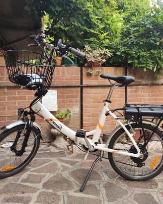 Bici elettrica pieghevole leggera