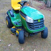 Trattorino tagliaerba John Deere x125