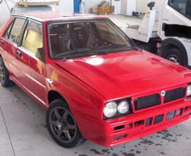Lancia Delta Integrale 16 V con roll-bar