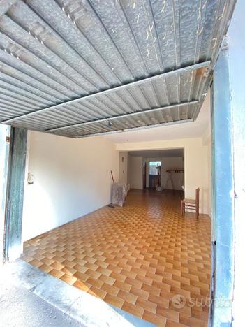 VIA PIGNA; Box Auto 50MQ con Bagno FL260