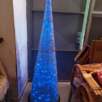   Albero di natale in filamenti d'argento 