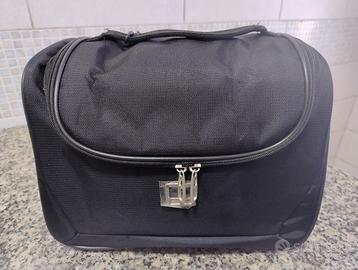 Bauletto BeautyCase Carrefour, nuovo.