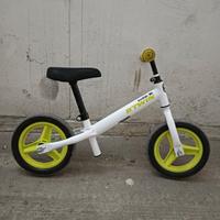 bicicletta senza pedali 