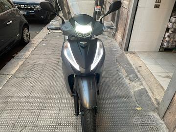 Sh 300i sport grigio finanza