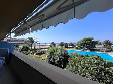 Rif V844 Fronte mare vista mare "Lido del Chioma"