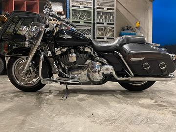 Harley Davidson road King con solo 25.000 km