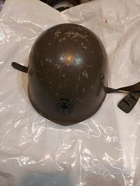 elmetto italiano in ferro