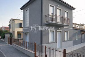 CASA INDIPENDENTE IN RISTRUTTURAZIONE