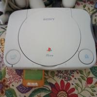 PlayStation one usato  con giochi e due joystick 