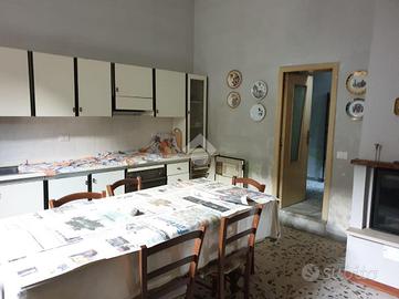 6 LOCALI A DURAZZANO