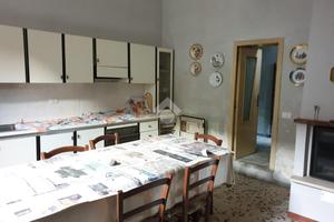 6 LOCALI A DURAZZANO