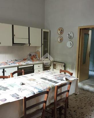 6 LOCALI A DURAZZANO