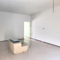 NEGOZIO A LESIGNANO DE' BAGNI
