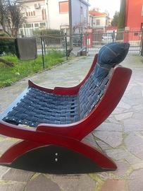 Poltrona in letgno e jeans vintage