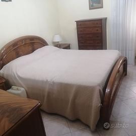 Letto, Comò-Specchio, 2 comodini,mobile 7 cassetti