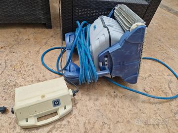 robottino piscina dolphin Brio