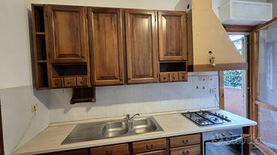 Cucina in legno noce massello