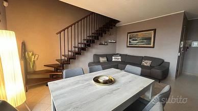 Appartamento di 206 m² con 5 locali e box auto a R