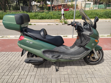 Piaggio x 9
