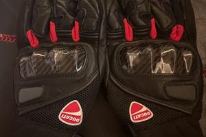 Guanti ducati con protezioni nuovi XL