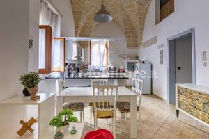 CASA STORICA FINEMENTE RISTRUTTURATA