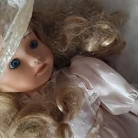 Bambola di porcellana - The Classique Collection