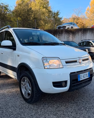 Fiat Panda 1.3 MJT 16V DPF 4x4 Climbing