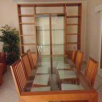 Vetrinetta e tavolo di vetro