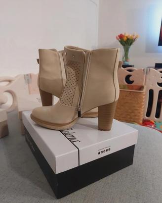 stivali tacco largo nuovi