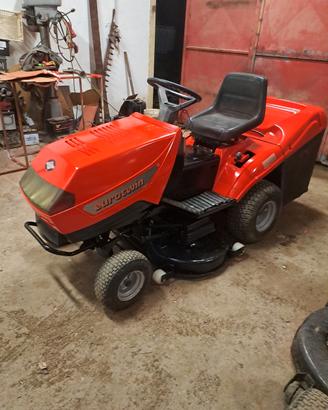 trattorino tagliaerba 