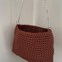 Borsa elegante grande fatta a mano con l’uncinetto