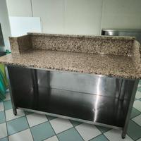 Banco in inox con piano in granito