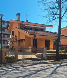 Bellaria lussuosa villa di mq.380