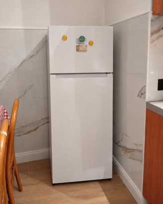 Frigorifero HISENSE RT267
