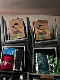 Sedie in legno e in alluminio